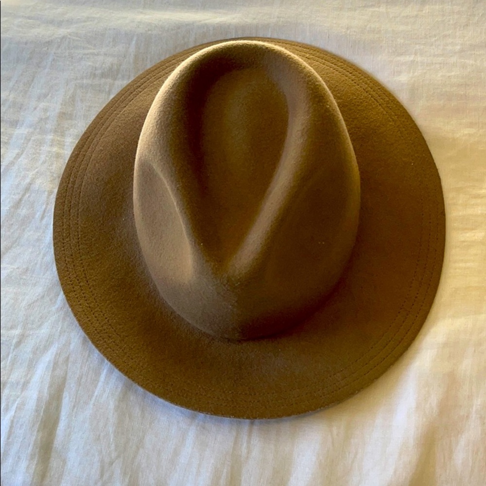 Olive & Pique camel felt hat